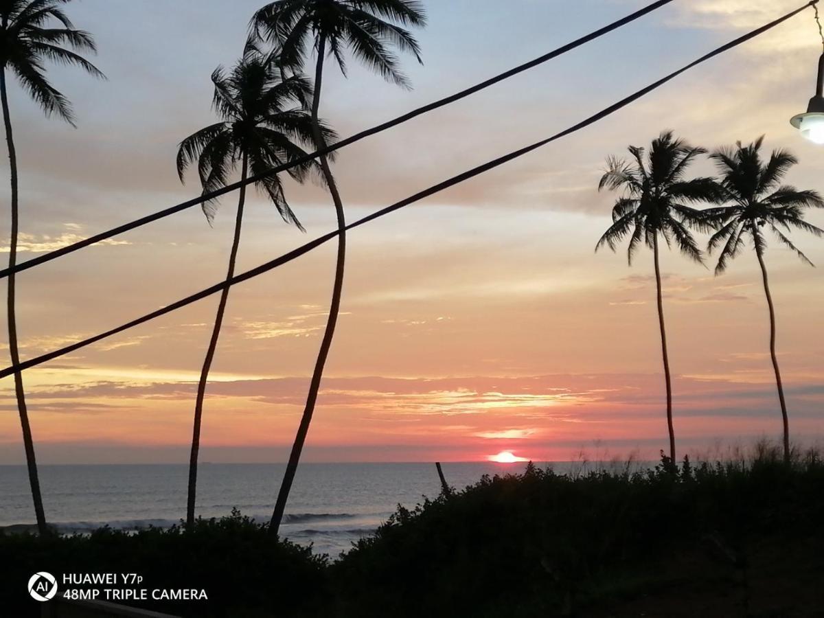 The Ocean Villa At Surf Spot Matara Esterno foto